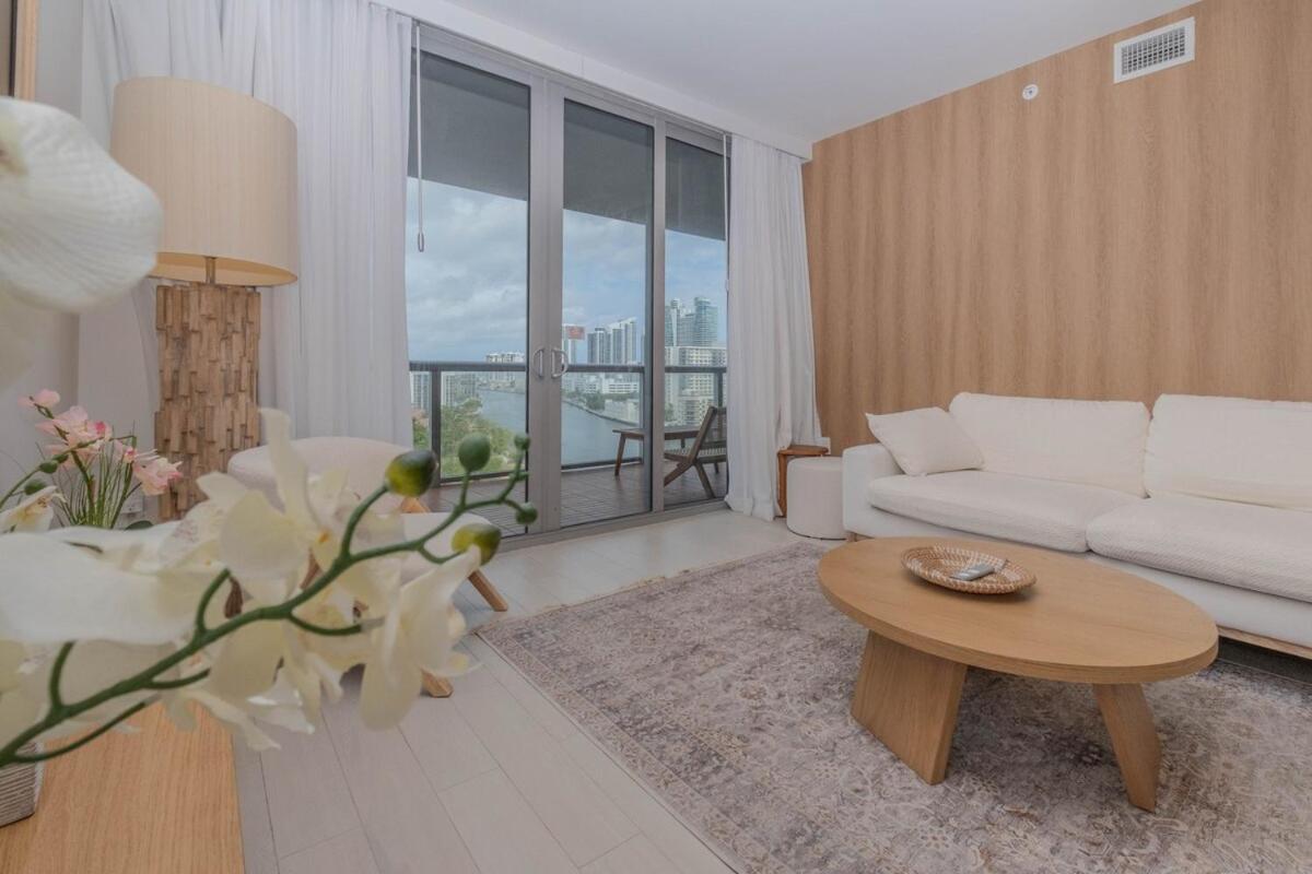 2B 2B Luxury Ocean Views Apt In Hallandale Beach Διαμέρισμα Εξωτερικό φωτογραφία