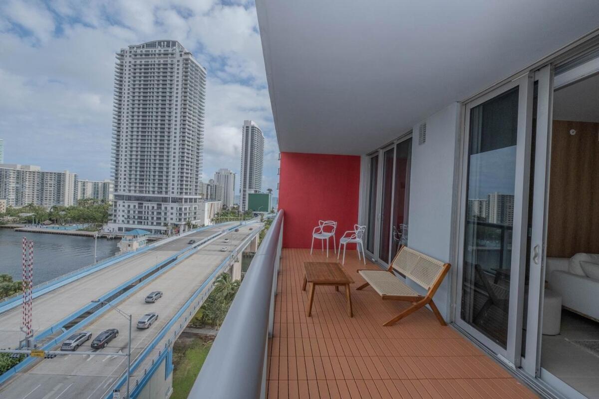 2B 2B Luxury Ocean Views Apt In Hallandale Beach Διαμέρισμα Εξωτερικό φωτογραφία