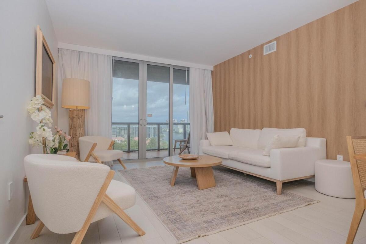 2B 2B Luxury Ocean Views Apt In Hallandale Beach Διαμέρισμα Εξωτερικό φωτογραφία